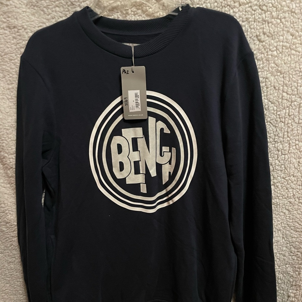 13BM.-  Bench Nem Sweatshirt. Size Medium.